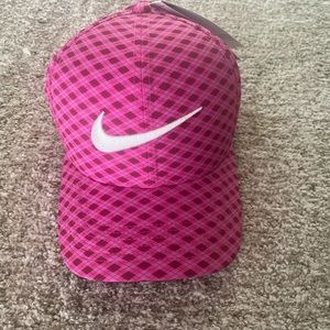 Nike golf hat.